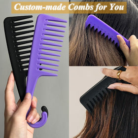 SmaringWing detangling a wig on a mannequin preserving fibers and style