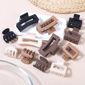 SMKSL medium clip styled in hair demonstrating comfortable hold benefit