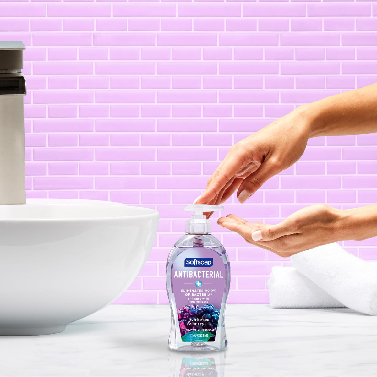 Softsoap back label with ingredients and directions, clear information for safe use
