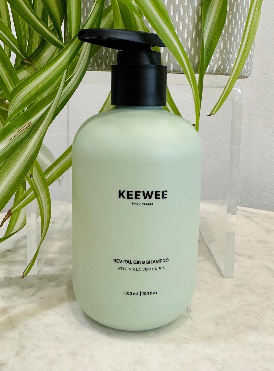 Skin Research Institute SRILabs KEEWEE biotin niacinamide ingredient close-up with clarity
