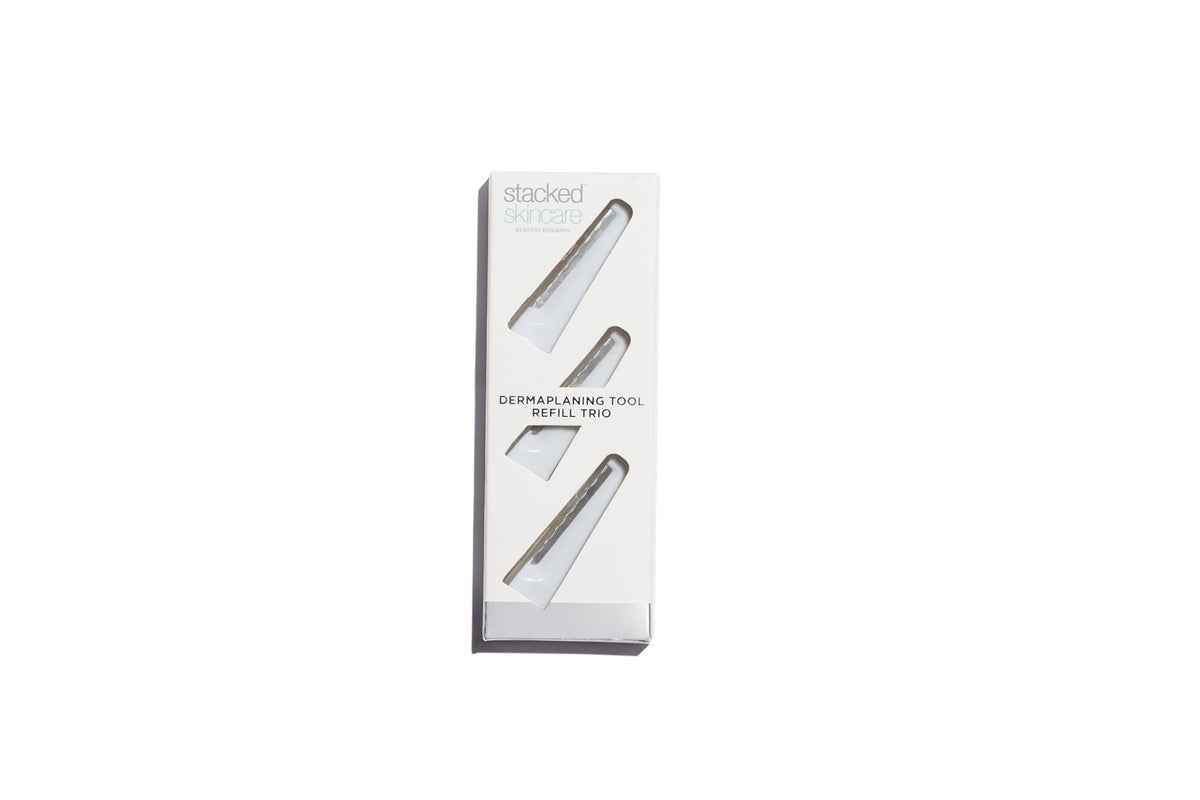 StackedSkincare close-up of blade edge highlighting precise fit and smooth glide