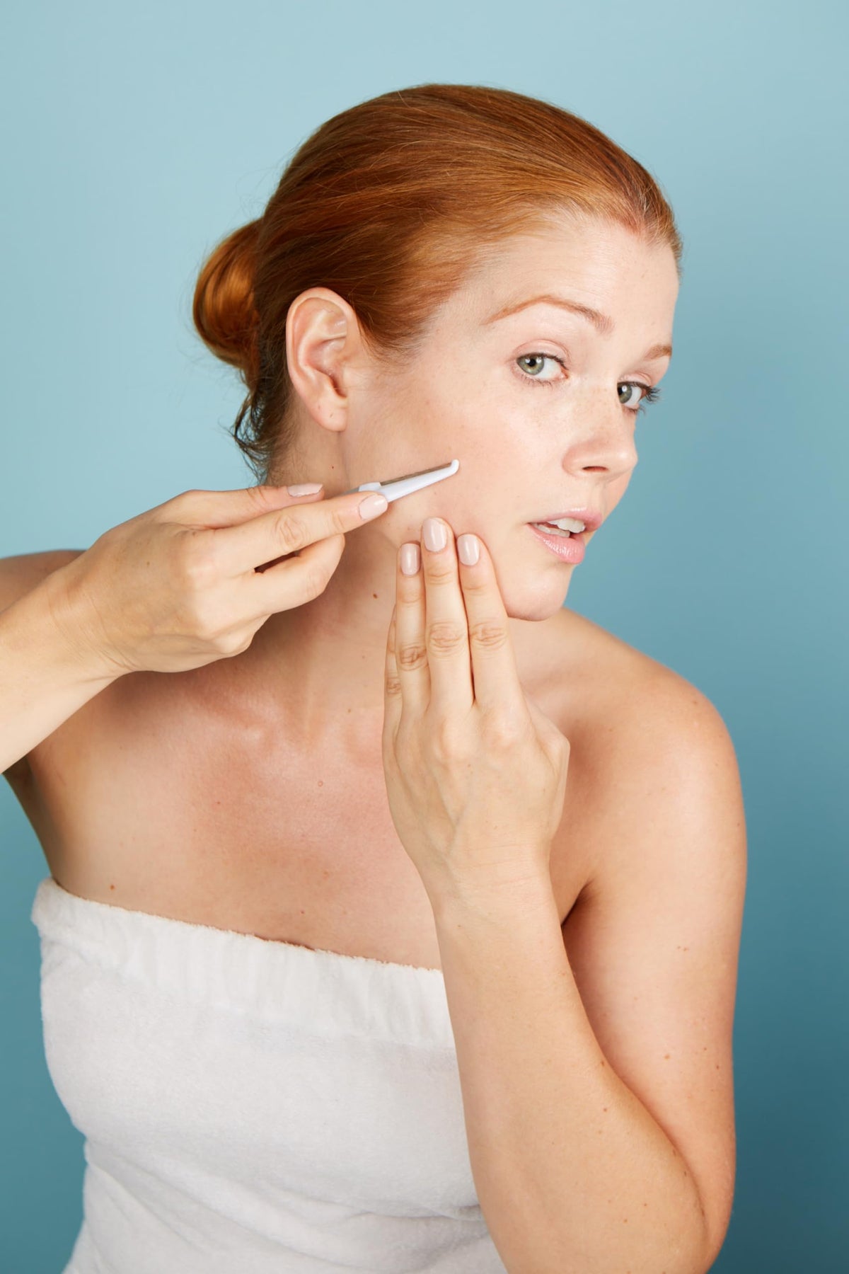 StackedSkincare dermaplaning tool with a new blade installed demonstrating ready-to-use benefit