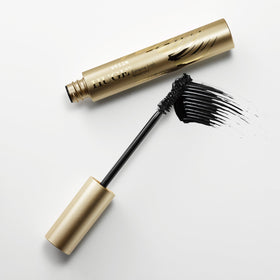 stila HUGE mascara wand close-up demonstrating curved bristles for full coverage