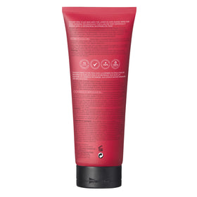 St.Tropez lotion texture close-up highlighting lightweight, fast-absorbing hydration