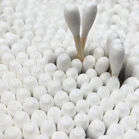 SUIZWMOU open box with 200 swabs visible for easy storage