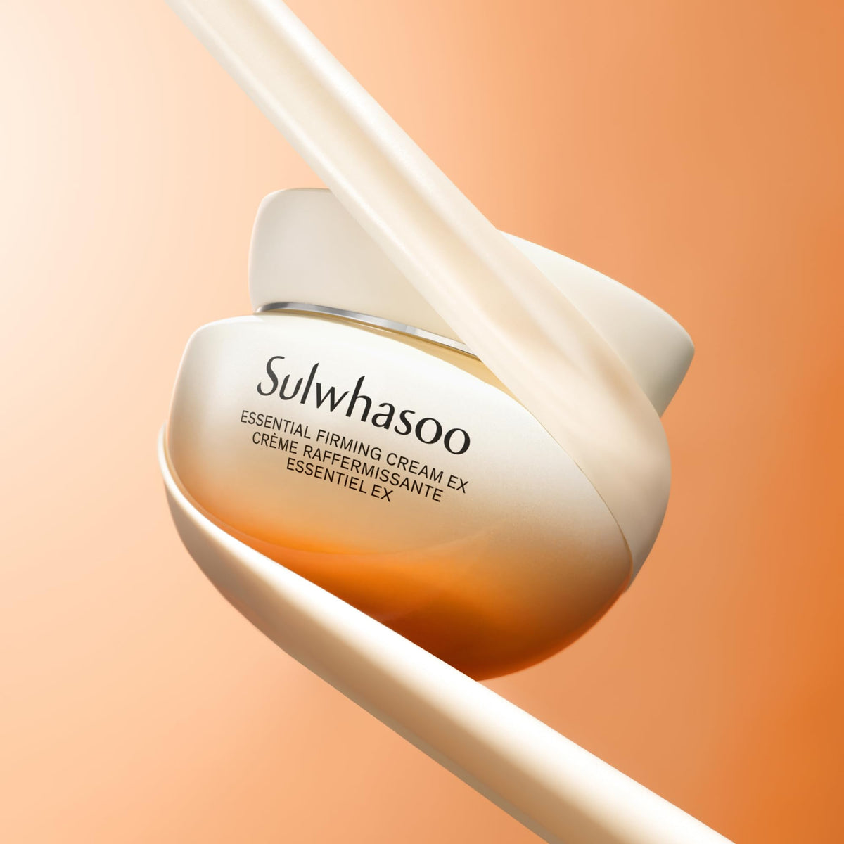 Sulwhasoo three-herb blend closeup highlighting soothing, antioxidant support