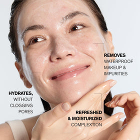 Sulwhasoo pump close-up highlighting easy dispensing and controlled application