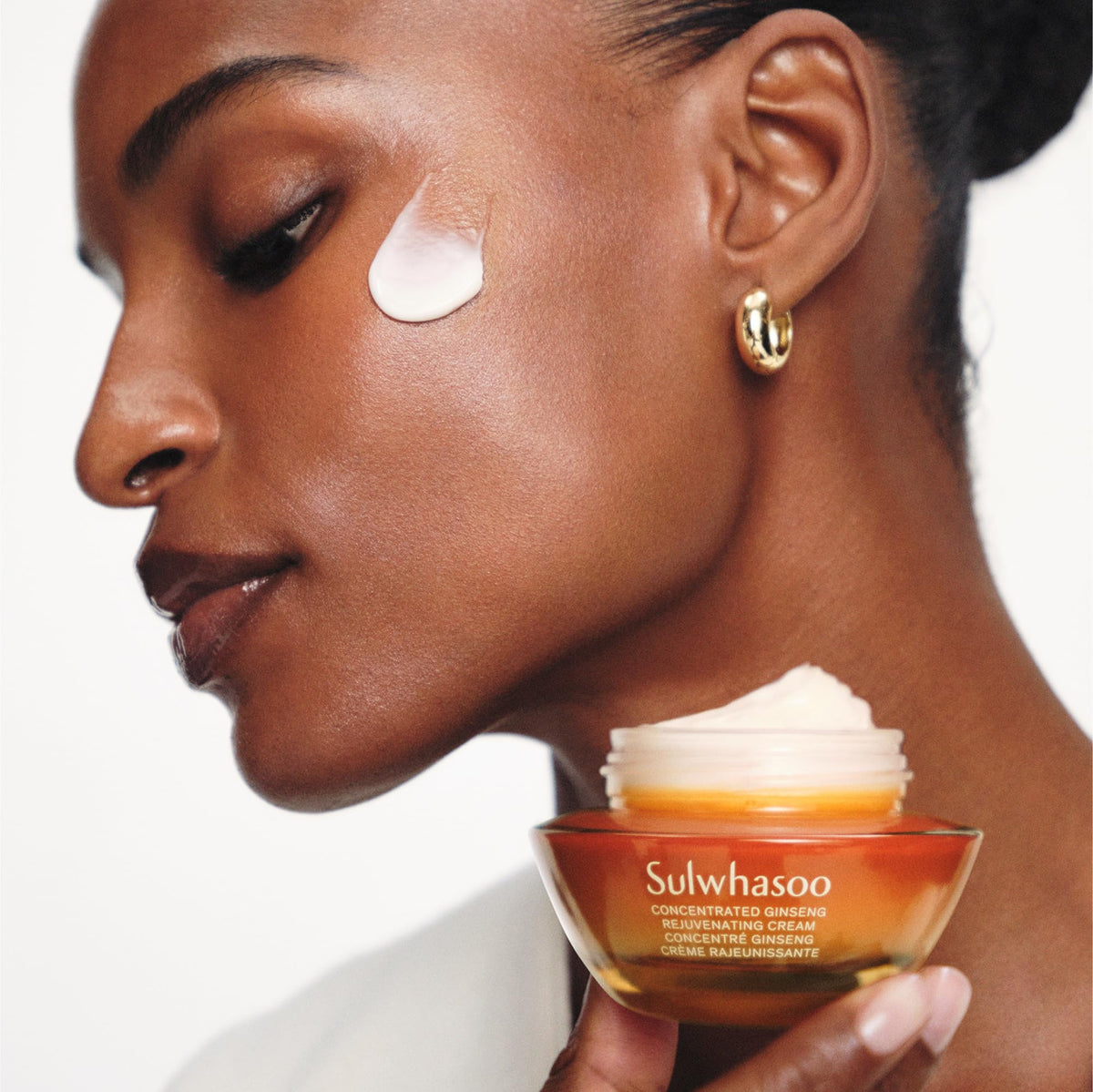 Sulwhasoo ginseng root ingredient image highlighting potent anti-aging support