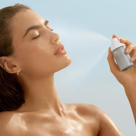 Close-up of Summer Fridays bottle label highlighting active soothing and barrier-support ingredients