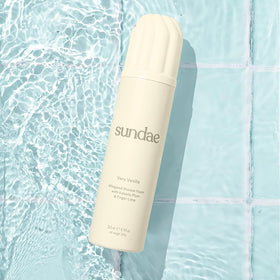 sundae foam on hand demonstrating easy spread and quick coverage benefit