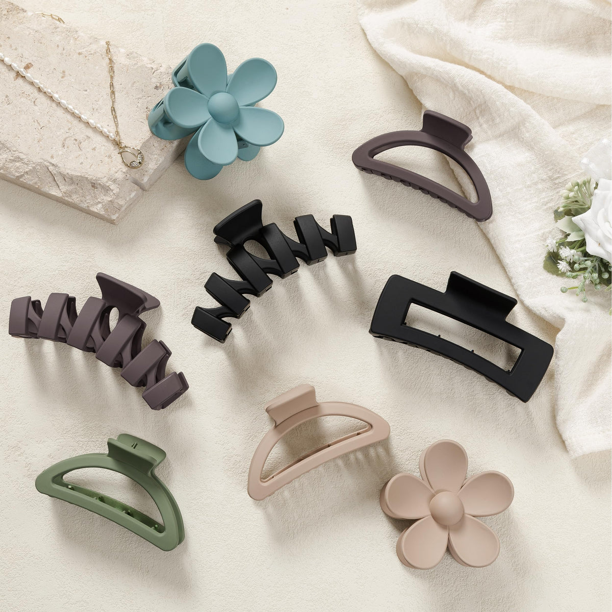 Sunolga assorted clips arranged to display color and mixed styles