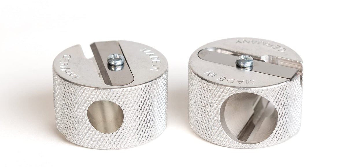 Sun's Out Beauty diamond-pattern grip close-up for secure handling and control