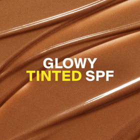 Supergoop! texture close-up highlighting creamy glow and blendable hydration