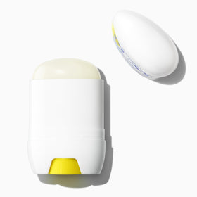 Supergoop! PLAY teardrop tip close-up enables precise, targeted application