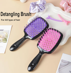 SUPHOUSE detangling brush teeth detail gliding through knots to reduce pulling