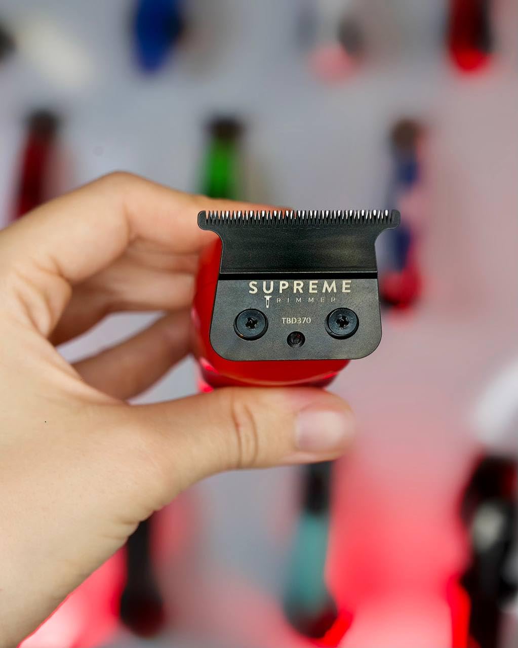 Supreme Trimmer Vader in barbershop setting used for edge-ups and detailed trims