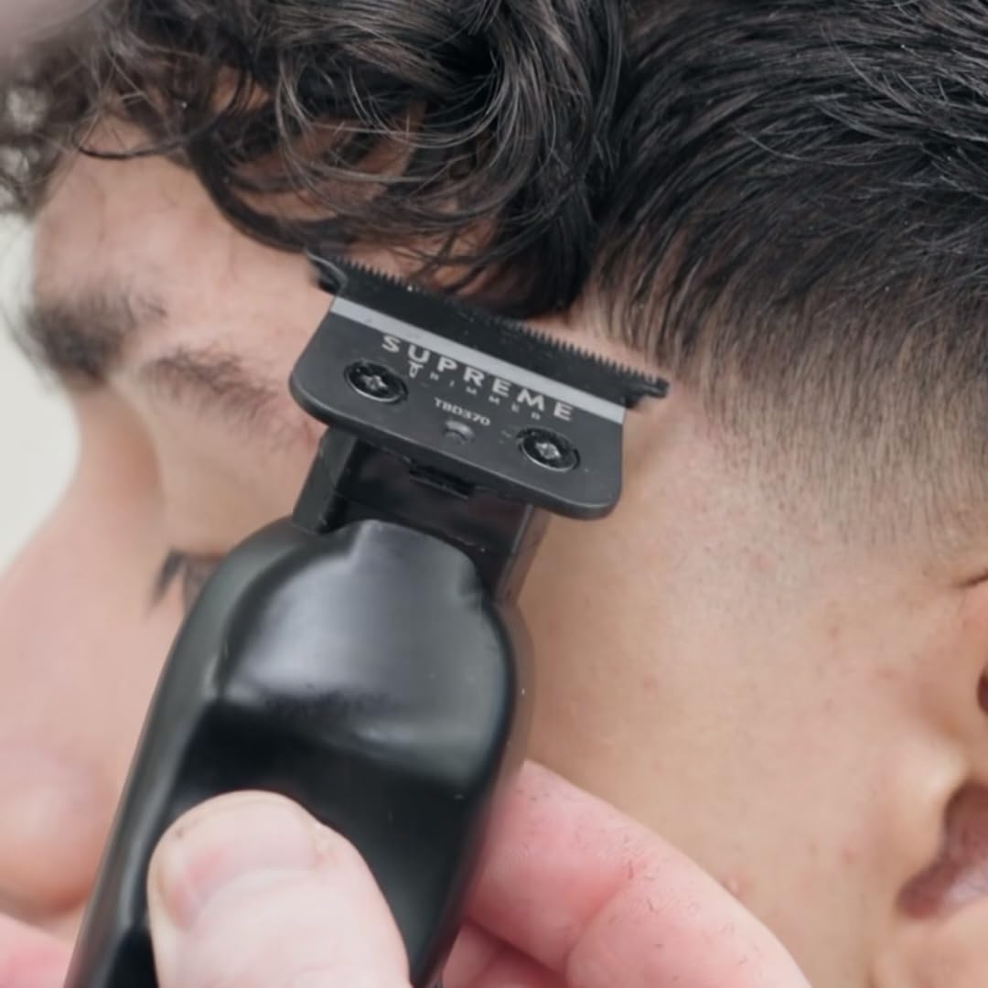 Supreme Trimmer Vader packed inside travel bag for portable professional grooming