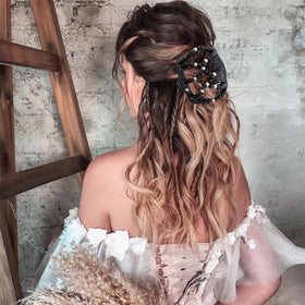 Suptizizkz ponytail on curly hair showing strong slip-resistant grip