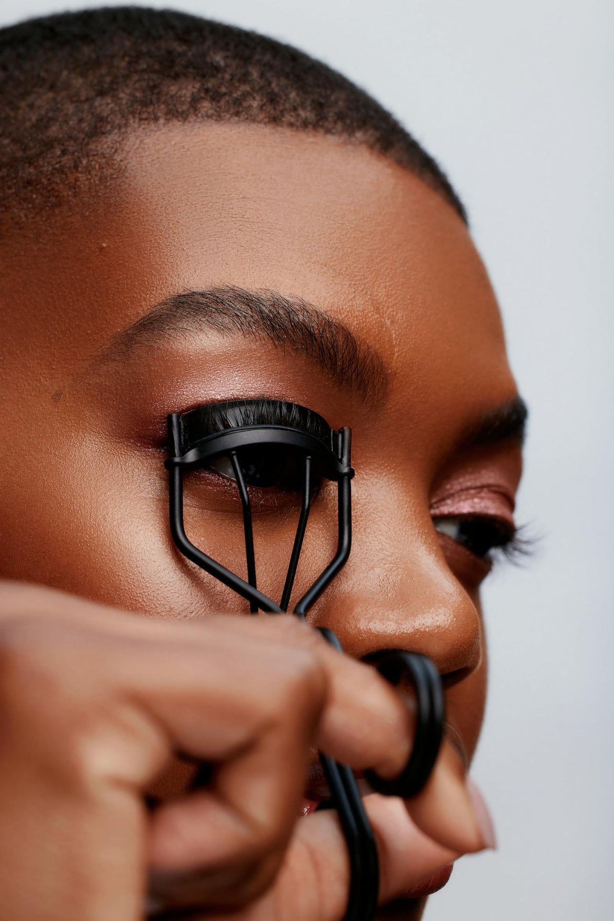 Surratt Relevee Lash Curler close-up of silicone pad demonstrating gentle lift benefit