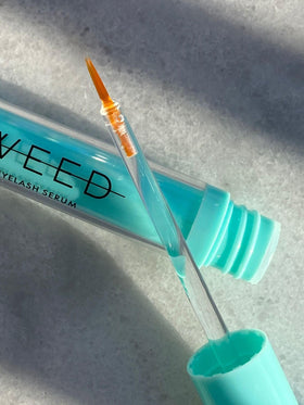 SWEED label close-up listing biotin and peptides, highlights transparent ingredients benefit