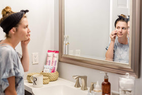 Swisspers smooth side spreading toner evenly for balanced product use
