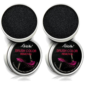 TailaiMei in a makeup station with brushes and palettes, speeds multi-shade routines