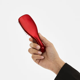 TANGLE TEEZER brushing wavy hair smoothing strands benefit: gentle detangling and shine
