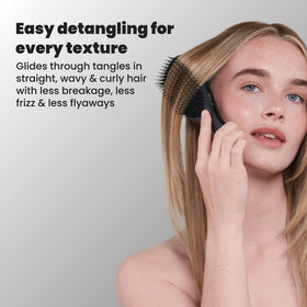 TANGLE TEEZER detail of flexible teeth texture for reduced breakage