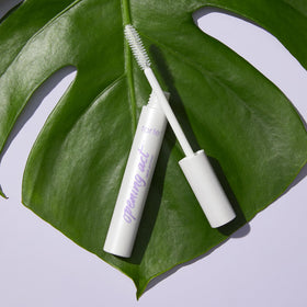 tarte white-tinted primer texture close-up for visible build and hold