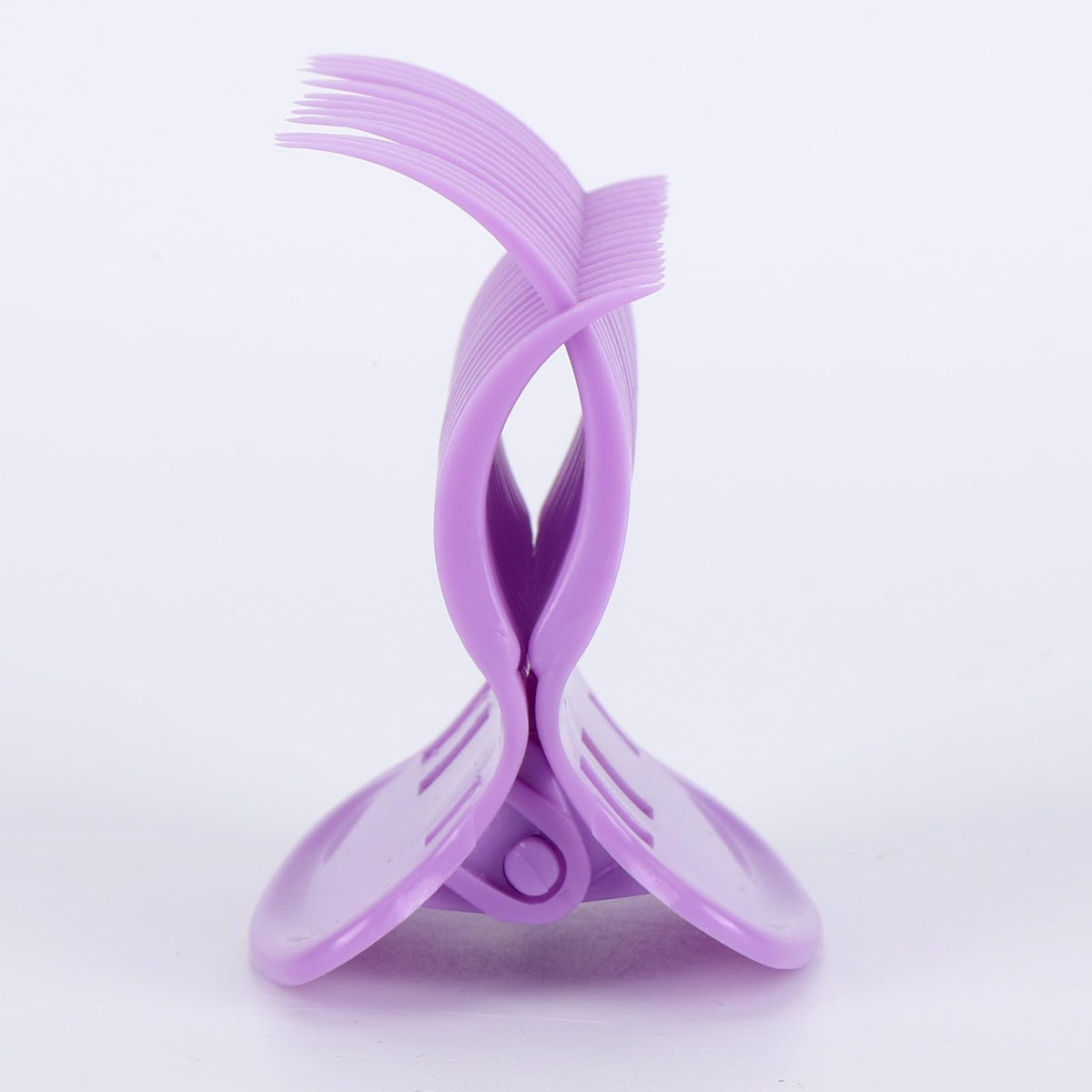 Tbestmax close-up of clip claw showing smooth edges and firm grip