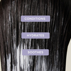 Tea Tree conditioner texture close-up highlighting creamy hydrating consistency