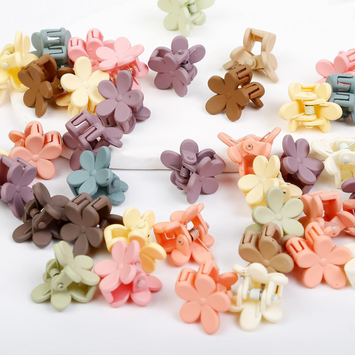 TEBIEKOY clips in hair half-up style adding playful color and light hold