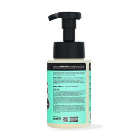 The Doux pump dispensing mousse texture for easy sectioning and slip