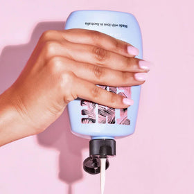 THE FOX TAN applied on leg demonstrating smooth, glowing skin
