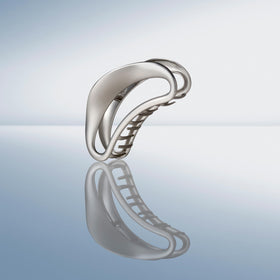 The Hair Edit clip in a half-up hairstyle adding polished, minimalist style