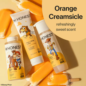 The Honest Company hand application demonstration illustrating quick absorption benefit