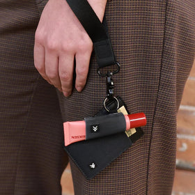 Thread Wallets metal ring and stitching detail highlighting durable construction and reliability