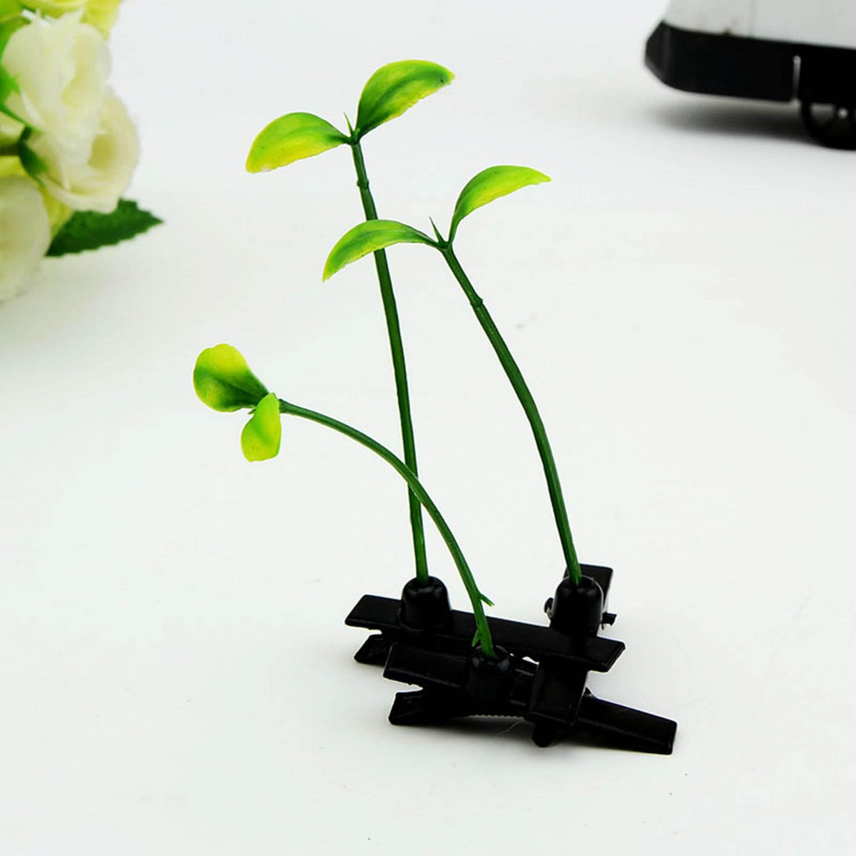 Tianhoudeger clips attached to a headband illustrating versatile decoration use