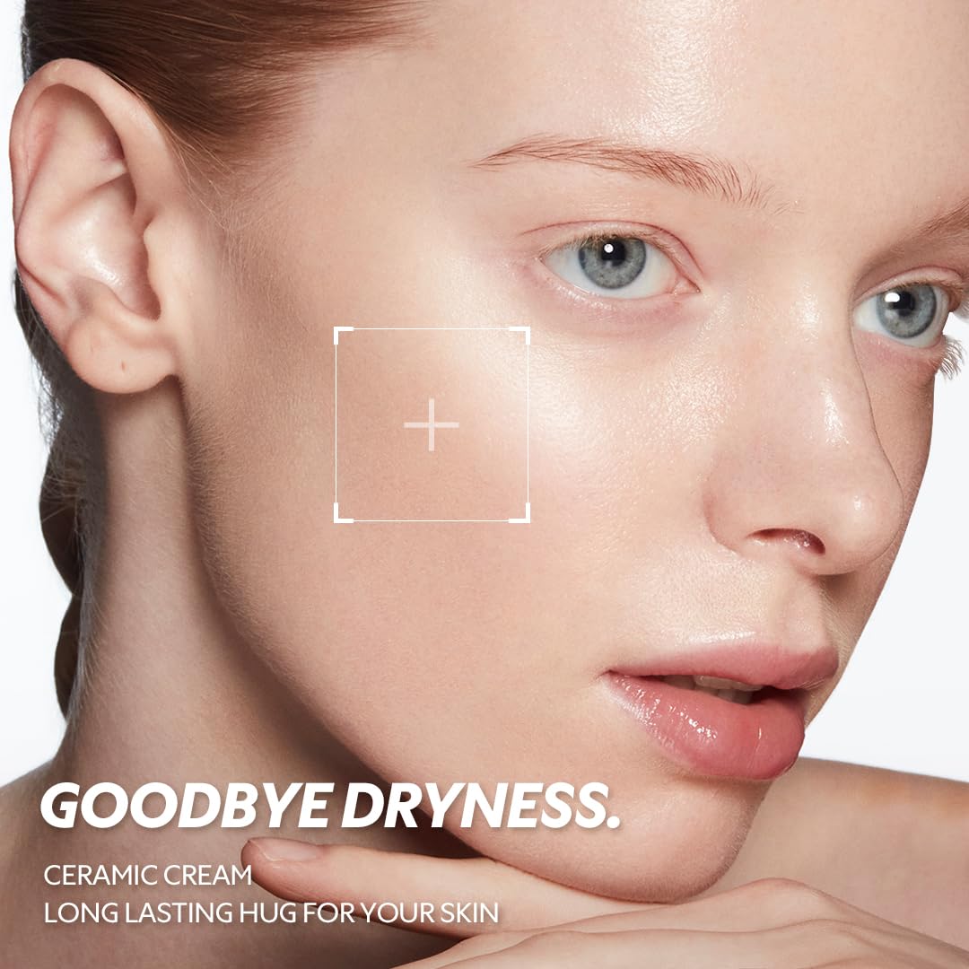 TIRTIR ceramic cream texture swipe demonstrating lightweight, fast-absorbing hydration