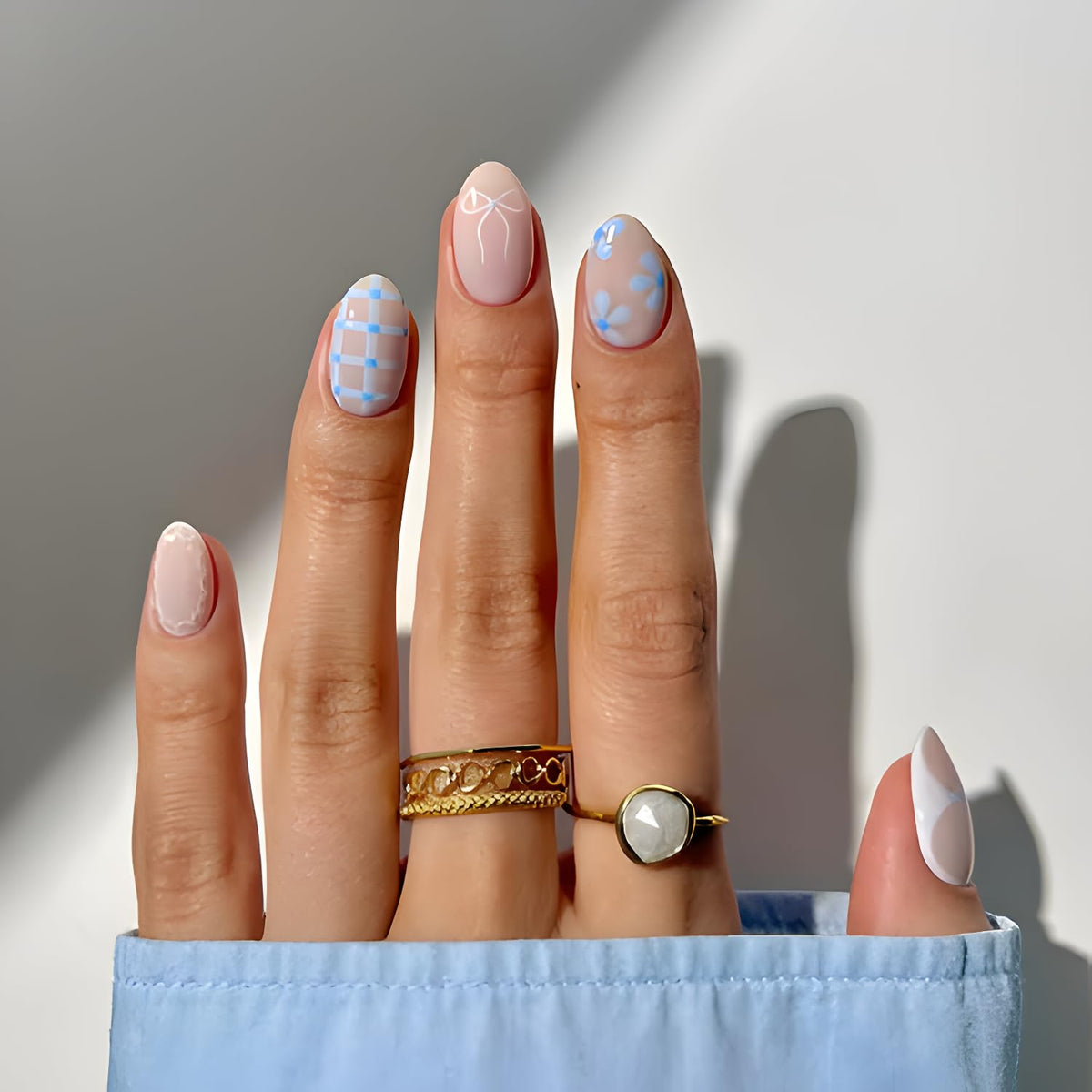 Tnbuokas front view of 24-piece press-on nails showing full kit and packaging benefit