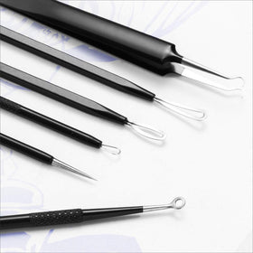 Tomata extractor in use on nose to demonstrate safe targeted extraction benefit