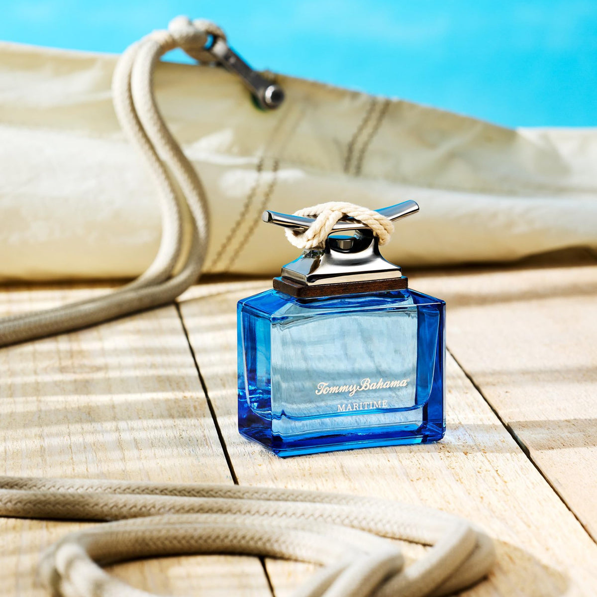 Tommy Bahama Maritime spray close-up demonstrating fine mist application benefit