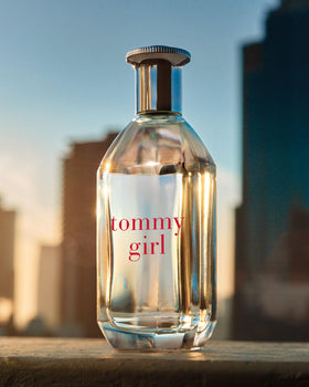 Tommy Hilfiger Tommy Girl cap and atomizer detail highlighting reliable spray performance