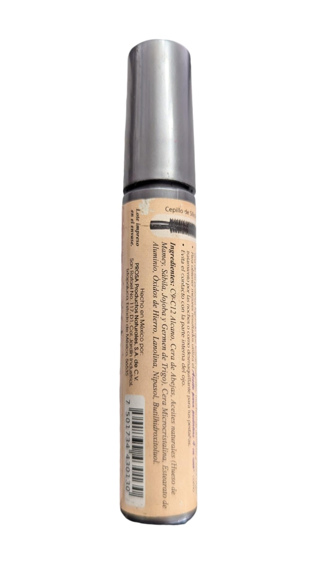 Topnice Prosa applied on lashes in lifestyle setting, demonstrating lifted curled volumized effect