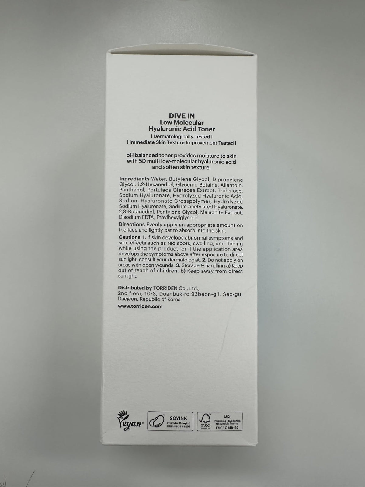 Ingredient list visual showing Torriden hyaluronic complex and soothing actives