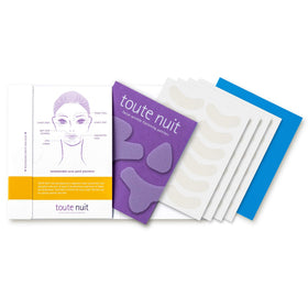 Toute Nuit open pack with multiple patches highlighting convenience and quantity