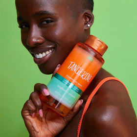 Tree Hut close-up of rich lather illustrating moisturizing foaming gel