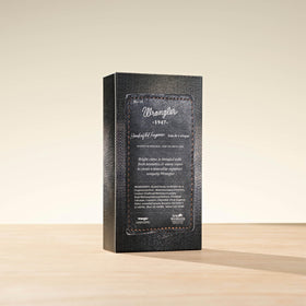 Tru Fragrance Beauty label detail focusing on ingredient accents and trustworthy artisan craftsmanship