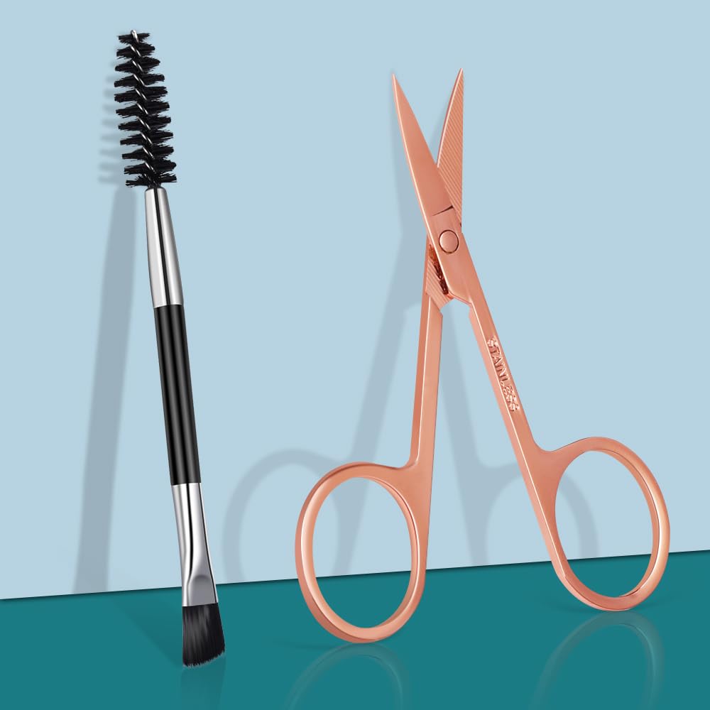 TsMADDTs high-definition mirror in use for clear eyebrow shaping benefit