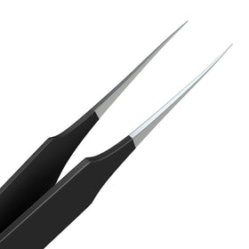 Tweezees close-up of pointed tip highlighting extra sharpness for accurate grabs